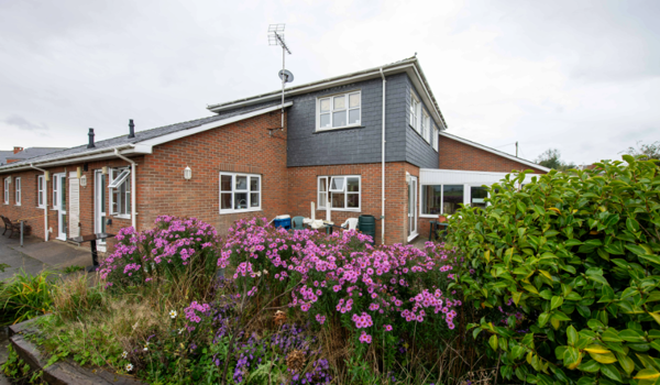 front-exterior-of-abbeyfield-tywyn.png
